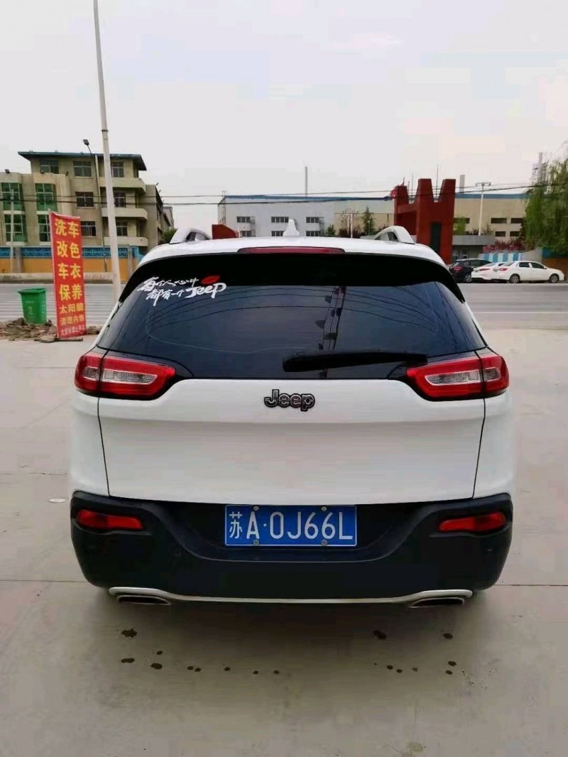 保定17年Jeep自由光4