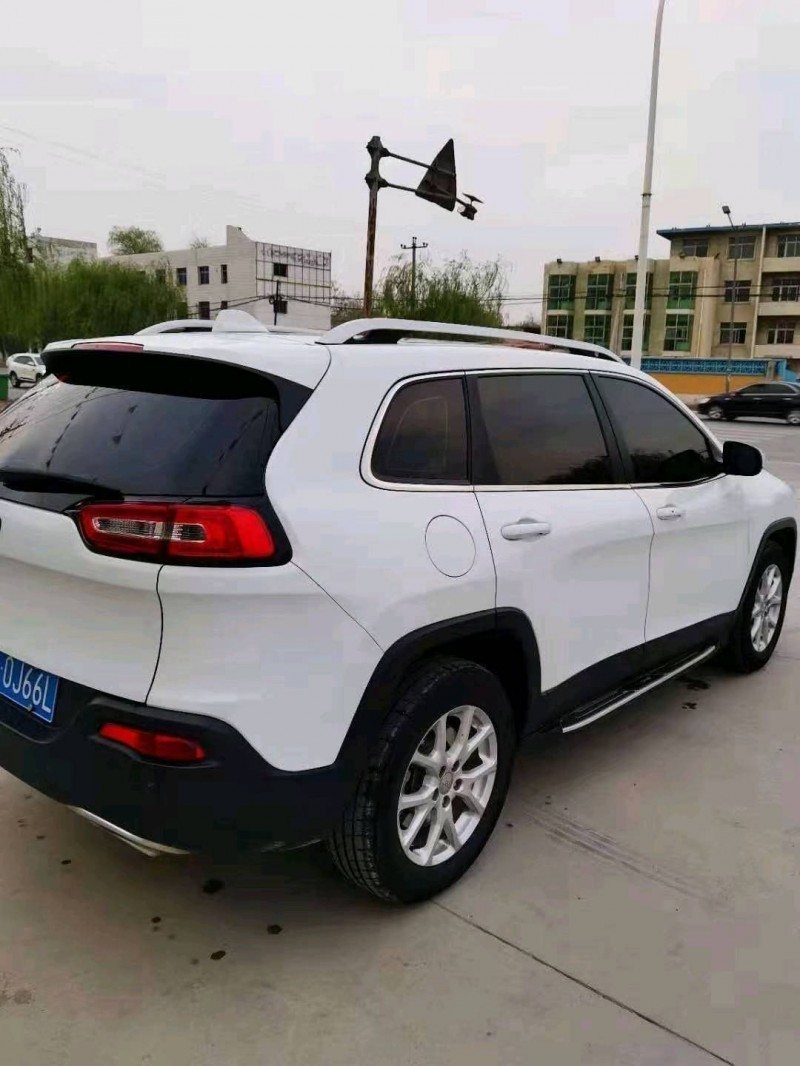 保定17年Jeep自由光6