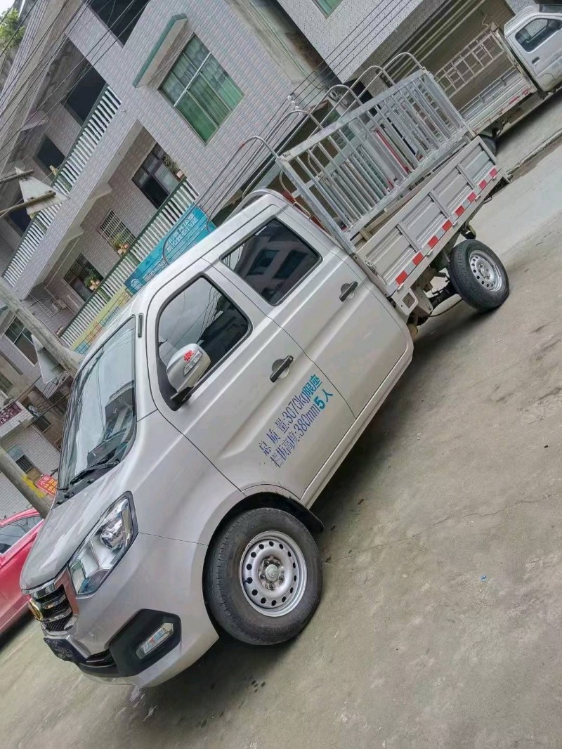 婁底21年長安汽車新豹MINI3