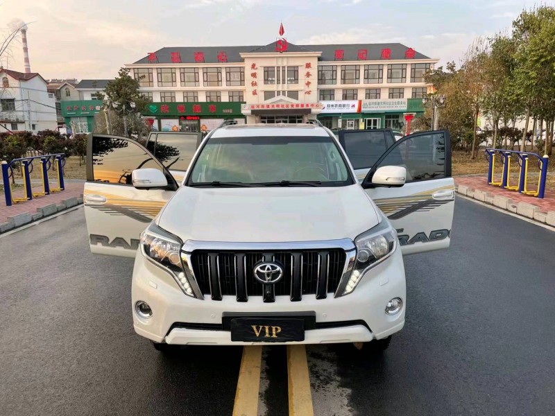 徐州17年丰田普拉多1