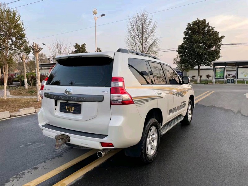 徐州17年丰田普拉多3