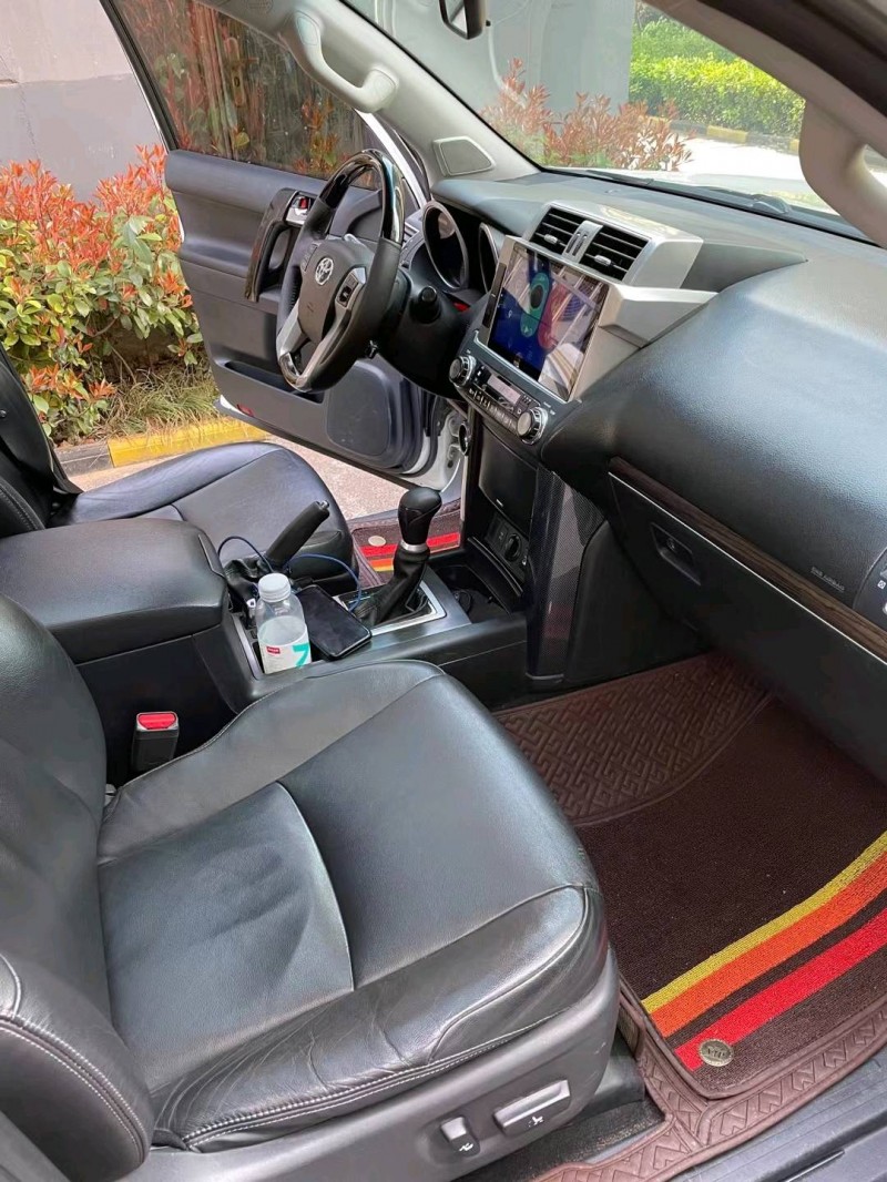 徐州17年丰田普拉多8