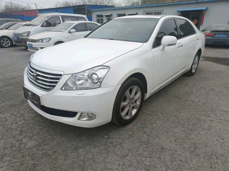 保定10年丰田皇冠2