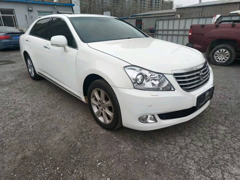 保定10年丰田皇冠3