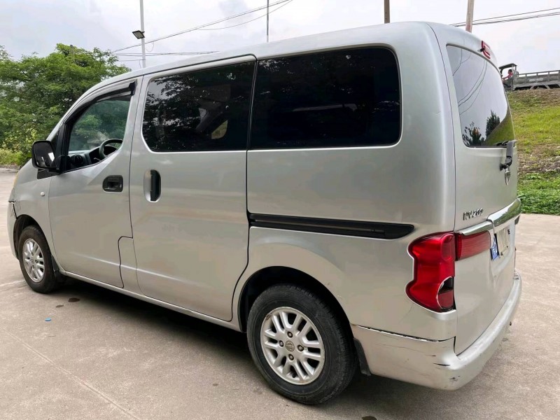 佛山13年日產NV2001