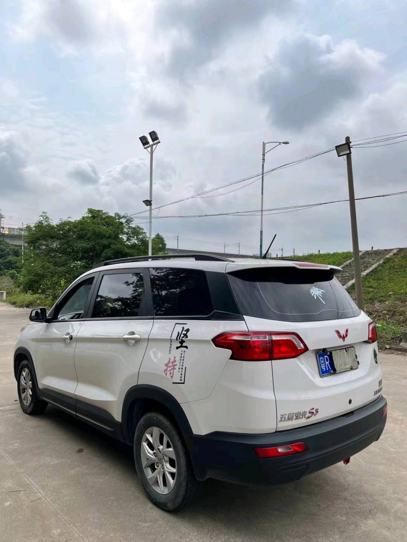 佛山19年五菱汽車宏光S38