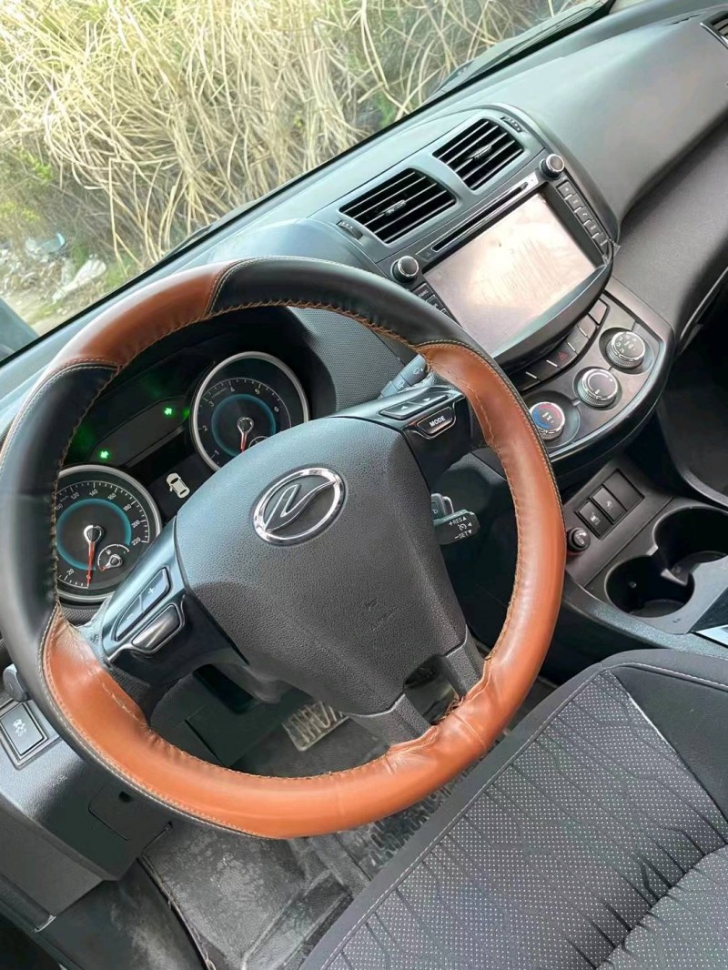 北京15年陆风X59