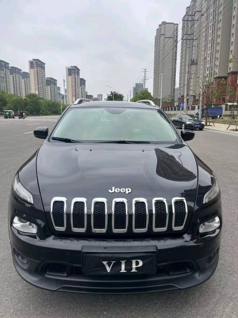 淮北16年Jeep自由光7