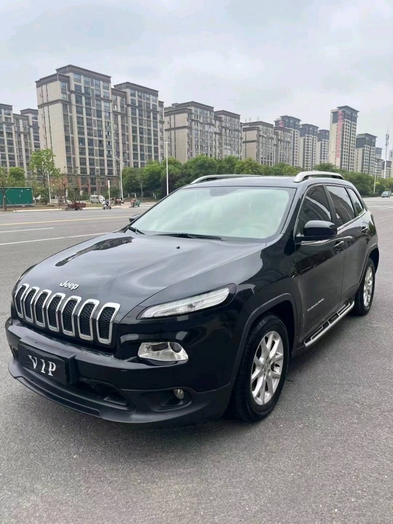 淮北16年Jeep自由光9