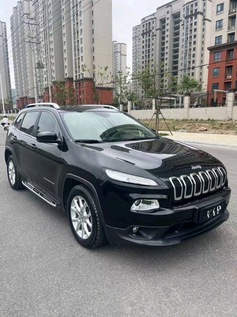 淮北16年Jeep自由光8