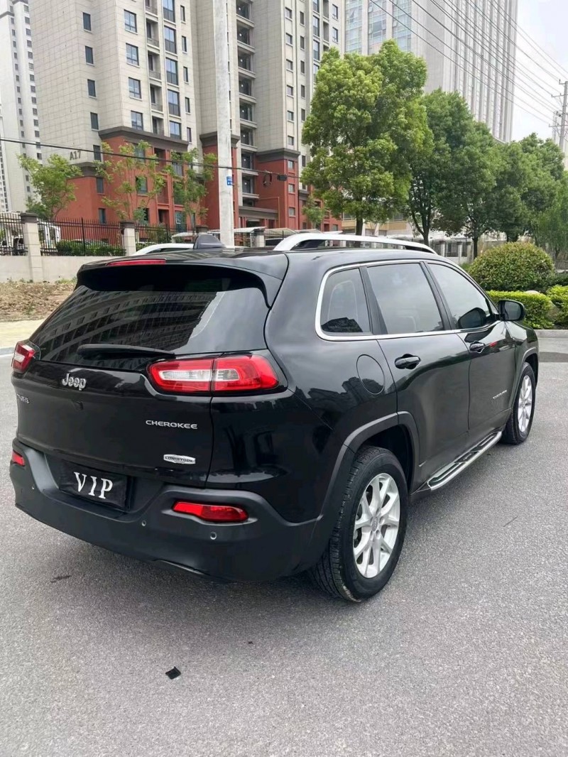 淮北16年Jeep自由光5