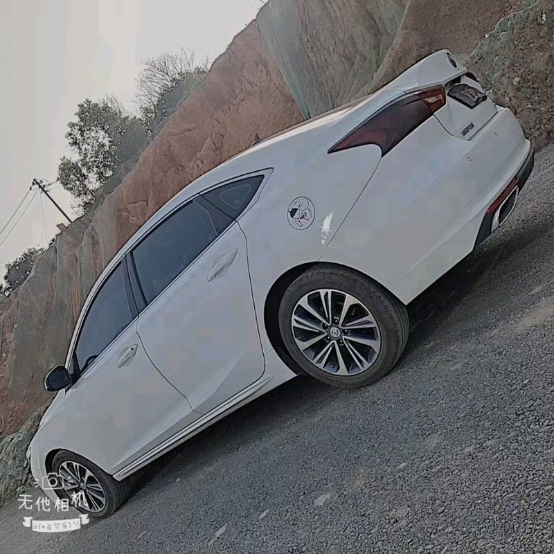 婁底20年長安汽車銳程CC7