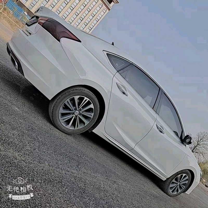 婁底20年長安汽車銳程CC8