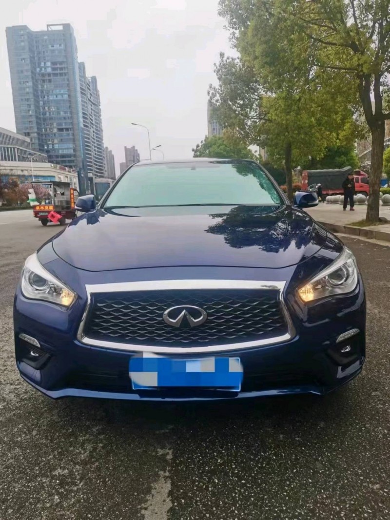 安順21年英菲尼迪Q50L1