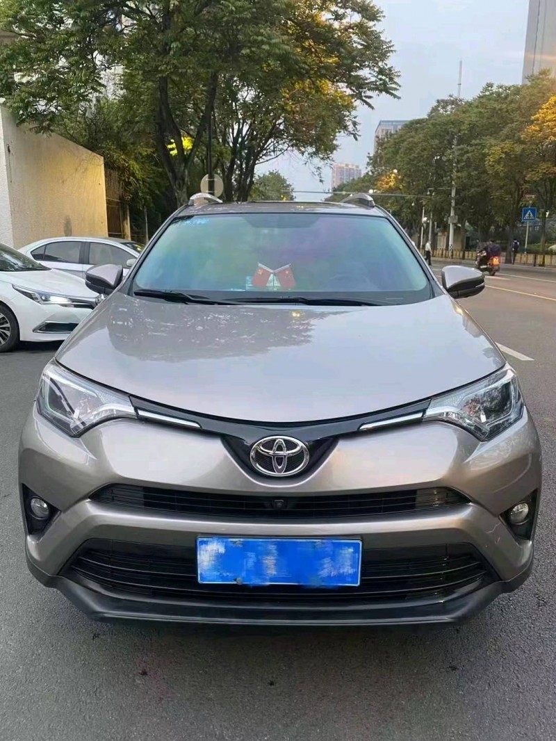 廈門18年豐田RAV41