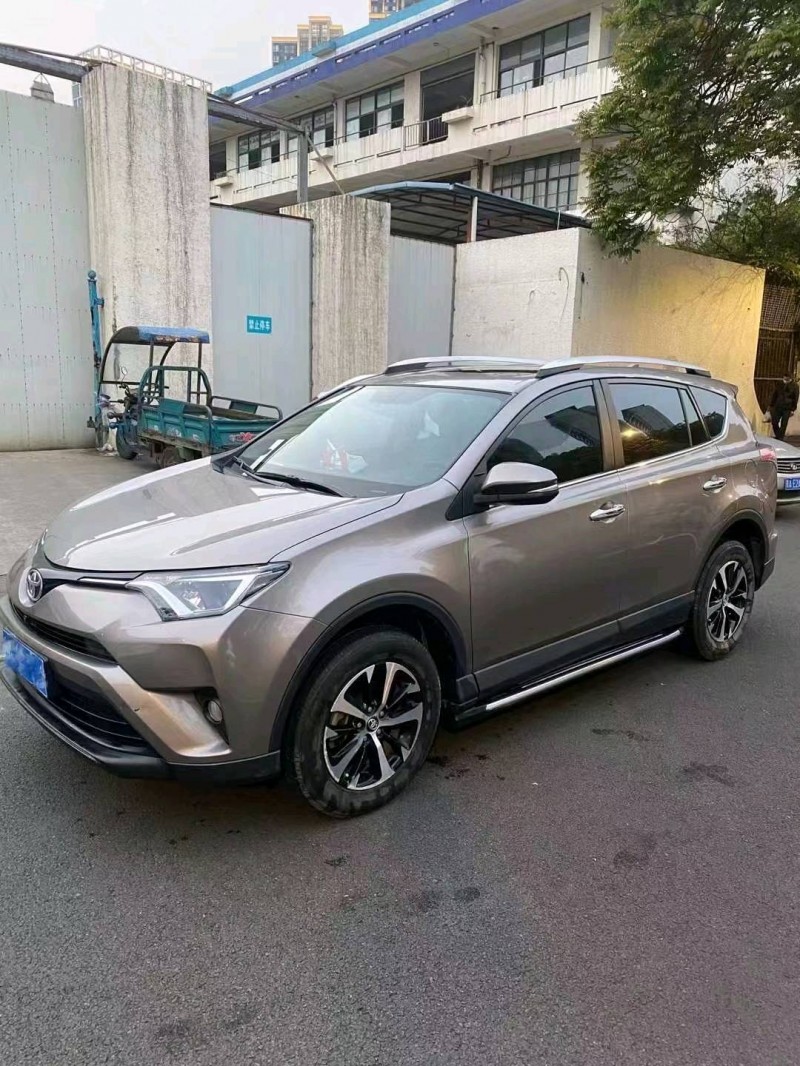 廈門18年豐田RAV43