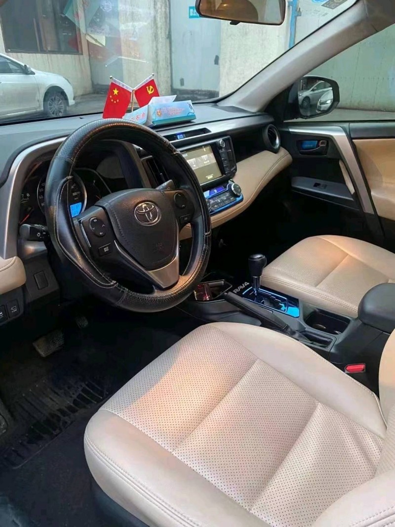 廈門18年豐田RAV45