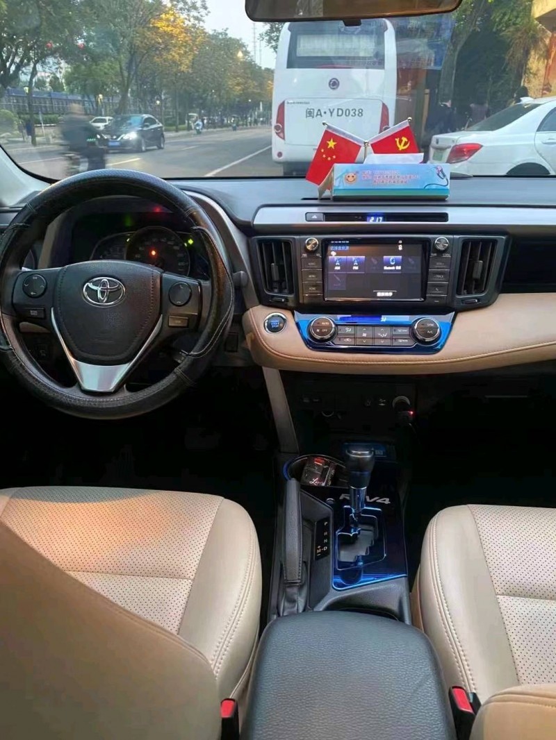 廈門18年豐田RAV44