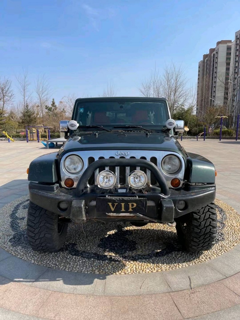 青島11年Jeep牧馬人9