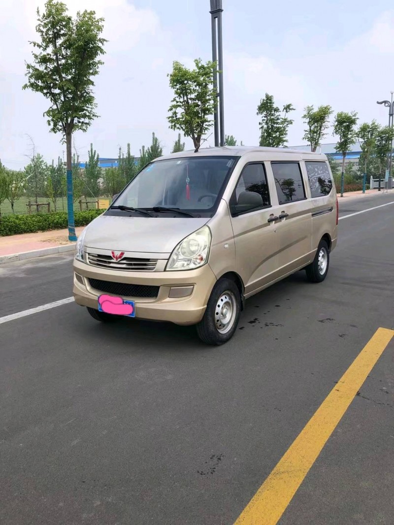 棗莊18年五菱汽車榮光3