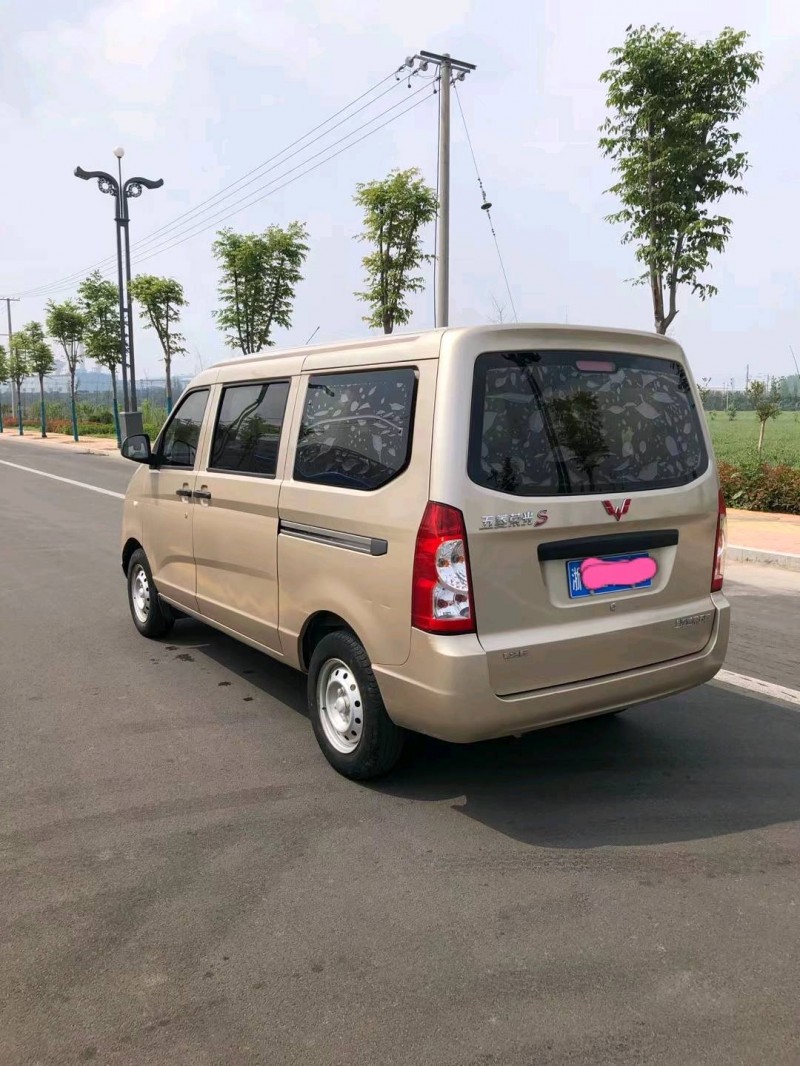 棗莊18年五菱汽車榮光7