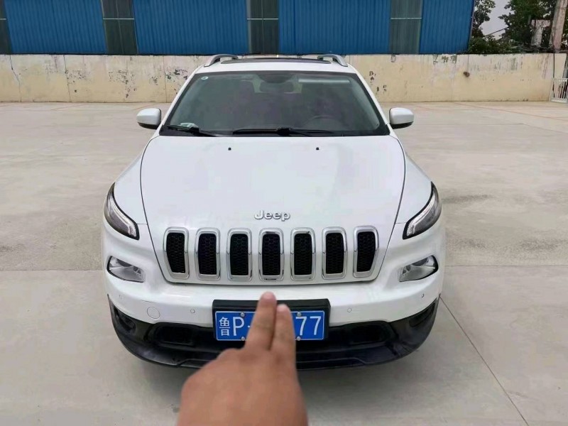 淄博17年Jeep自由光1