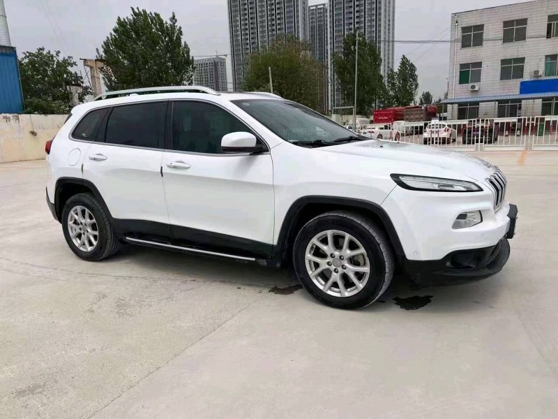 淄博17年Jeep自由光3