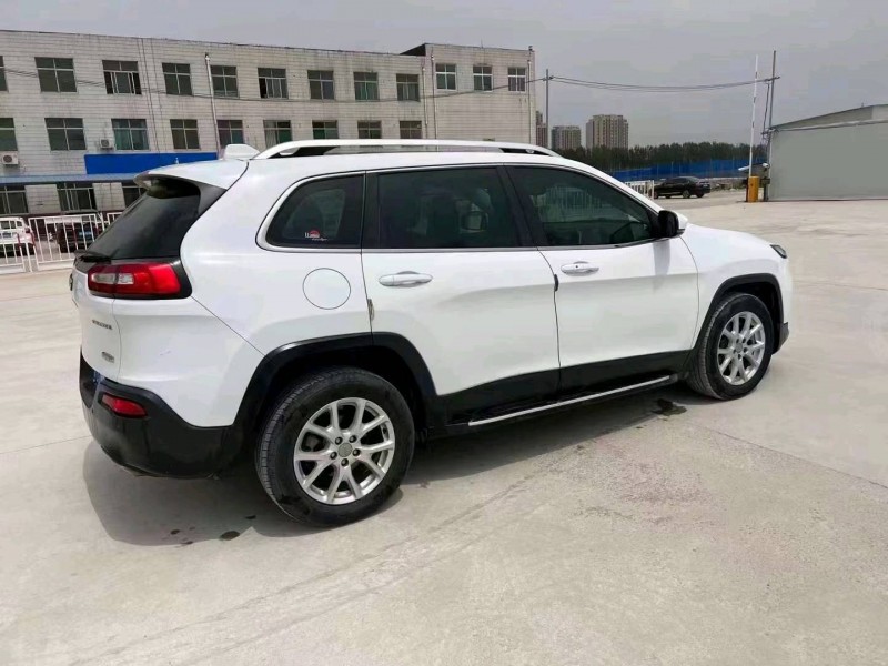 淄博17年Jeep自由光5