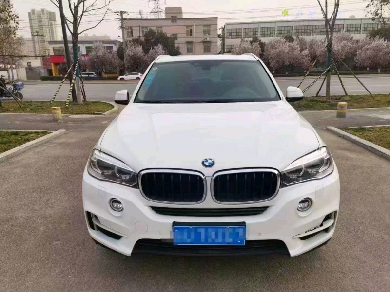 白銀15年寶馬X55