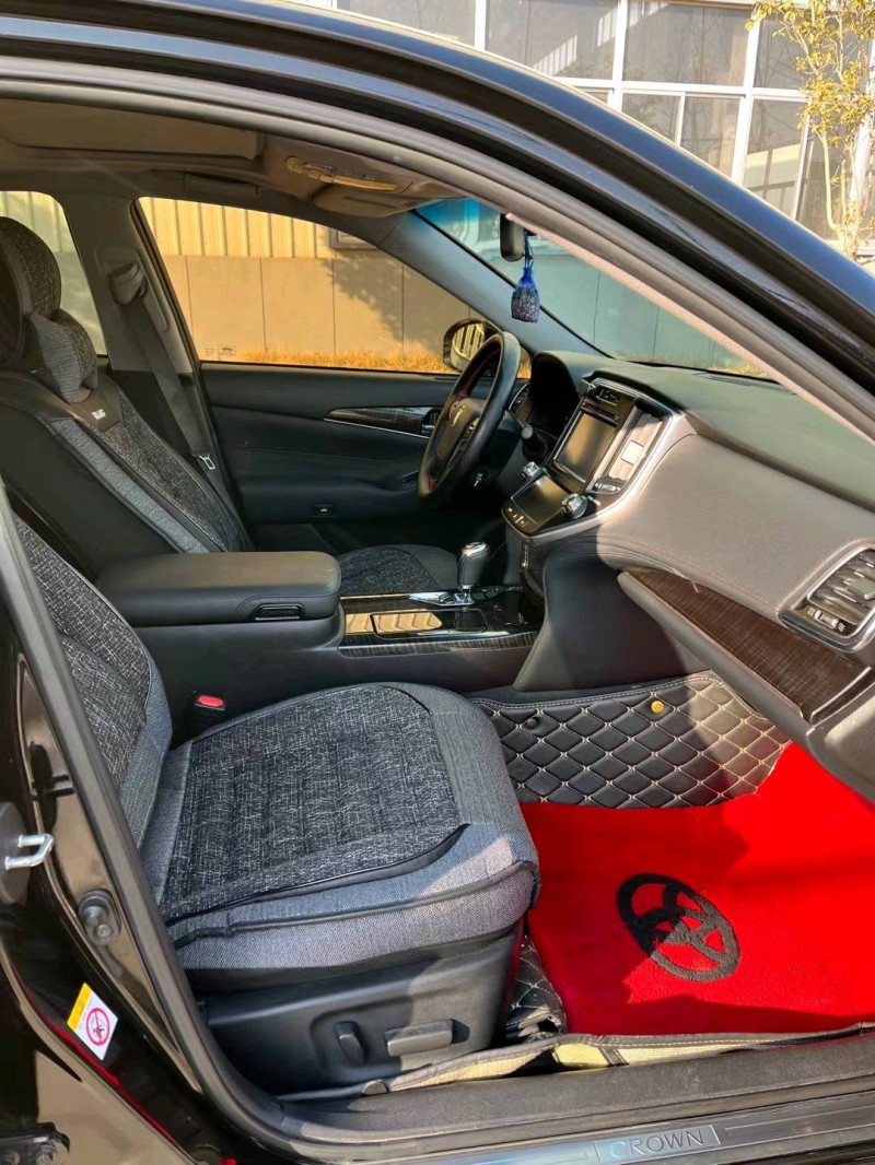 徐州16年丰田皇冠5