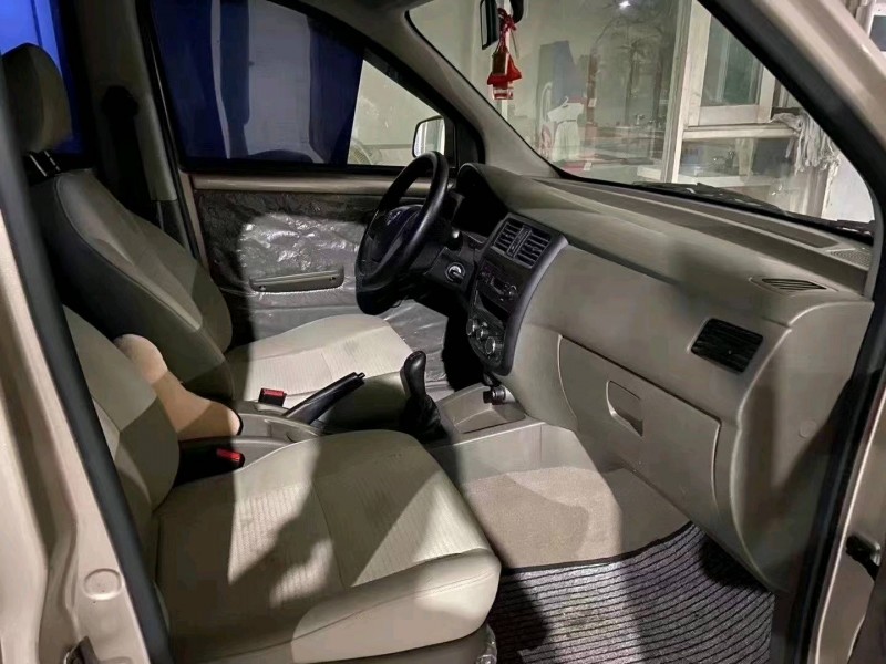 廈門18年五菱汽車榮光V2