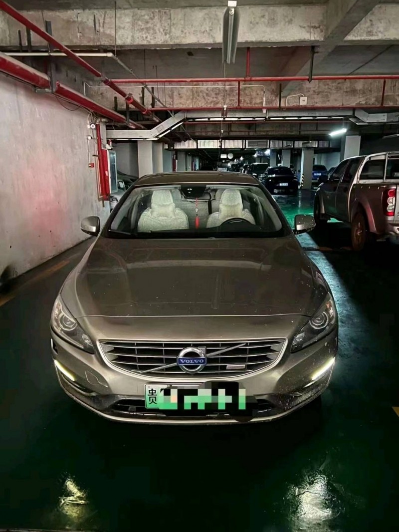 遵義16年沃爾沃S60L1