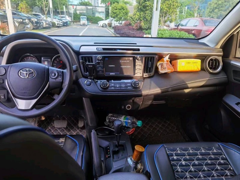 上饒19年豐田RAV45