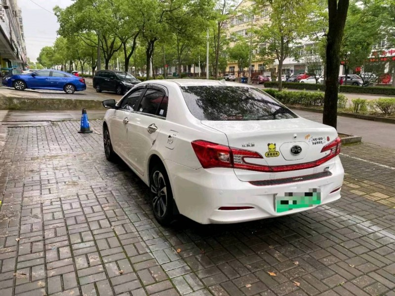 蚌埠15年比亞迪秦4