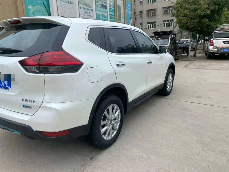 宜昌18年日產奇駿4