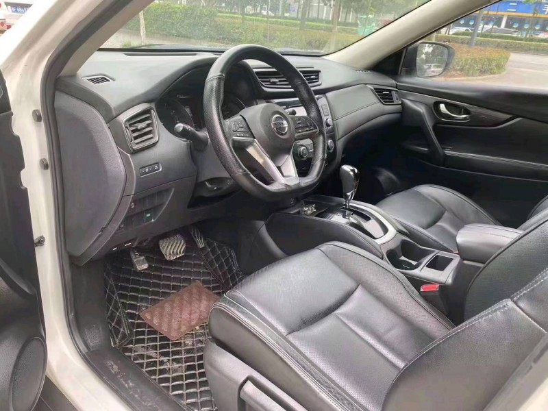 宜昌18年日產奇駿6