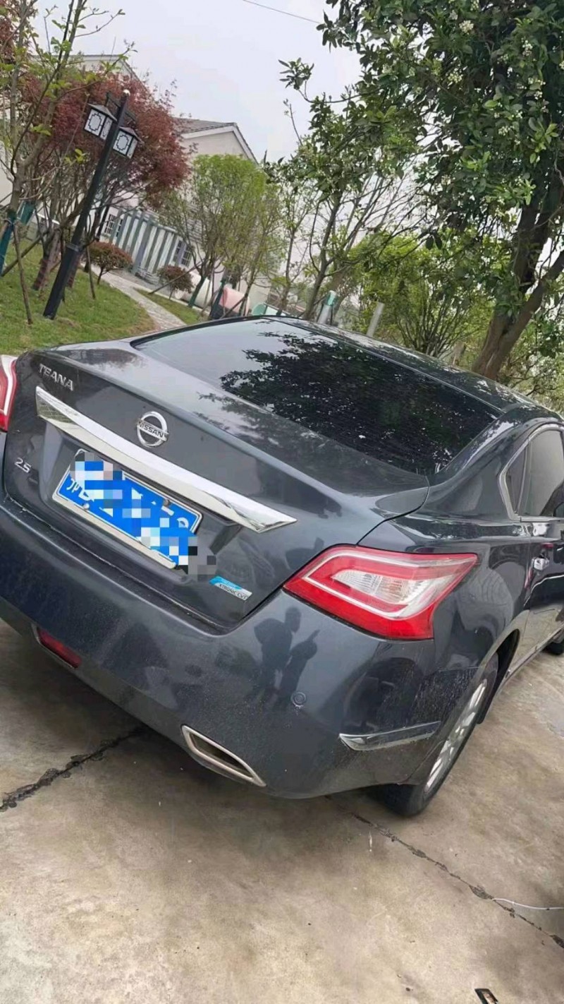 宜昌13年日產天籟1