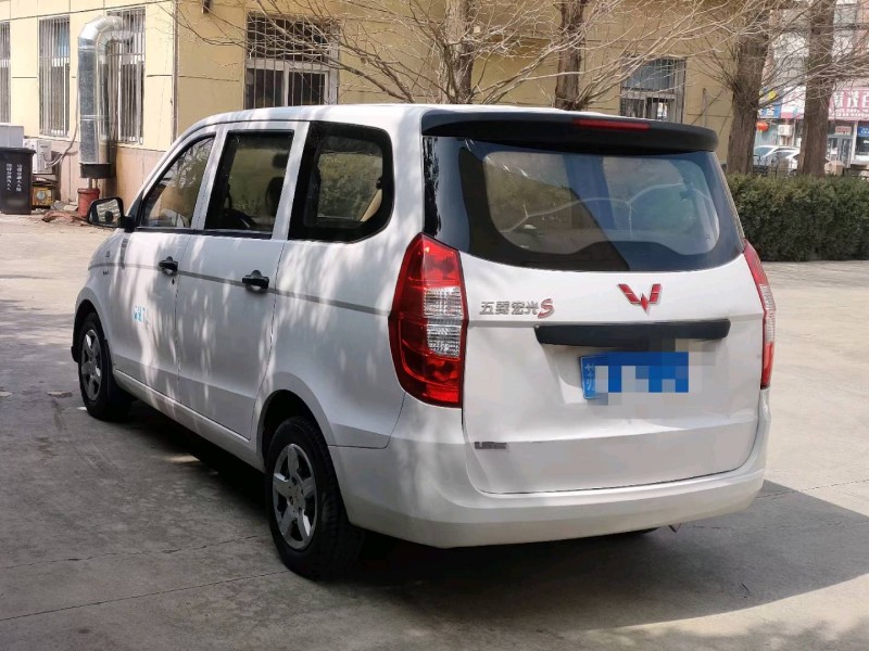 常州17年五菱汽車宏光S32