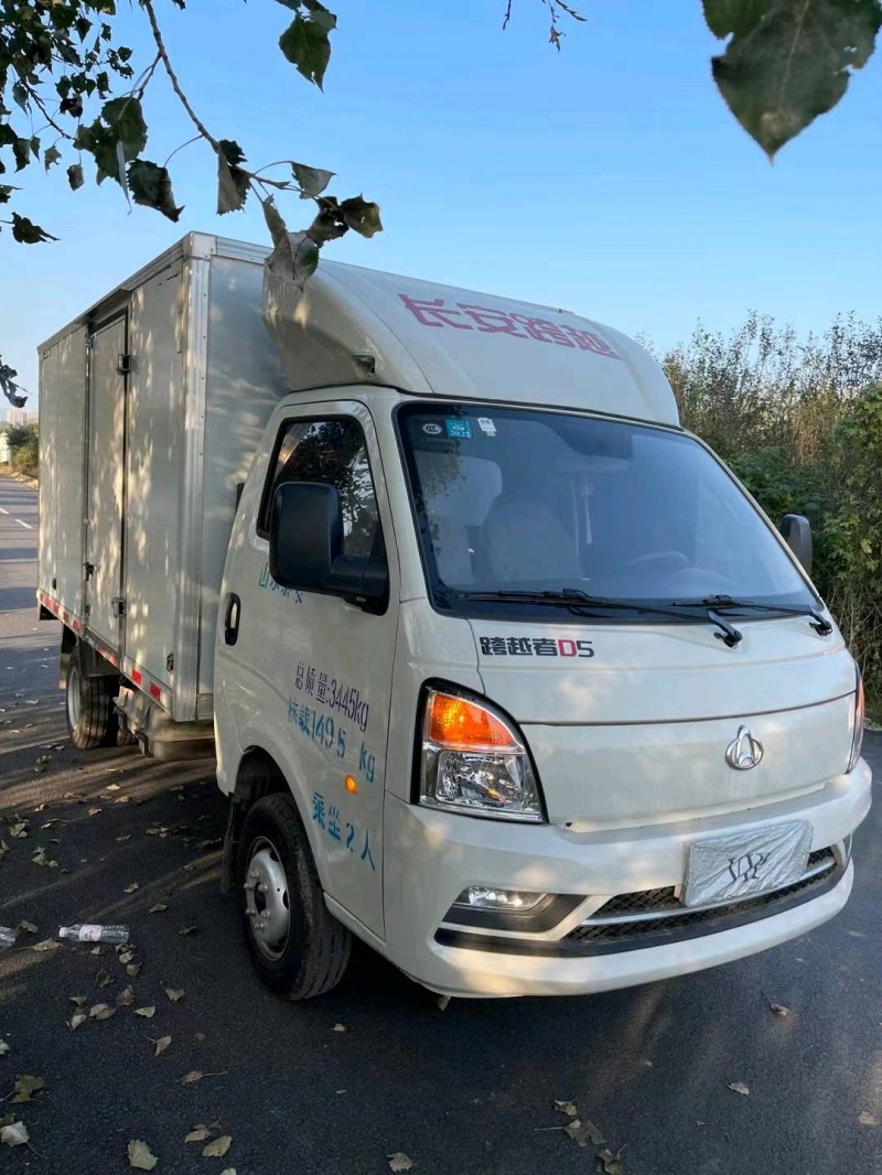 泰安21年長安汽車跨越3