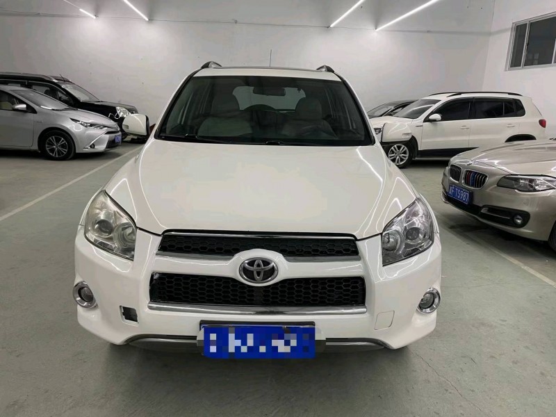 泰安13年豐田RAV49