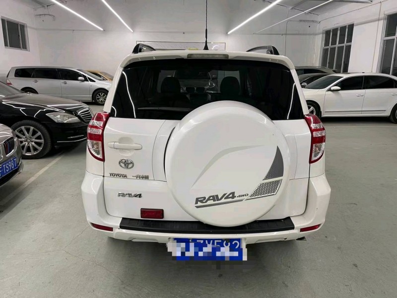 泰安13年豐田RAV41