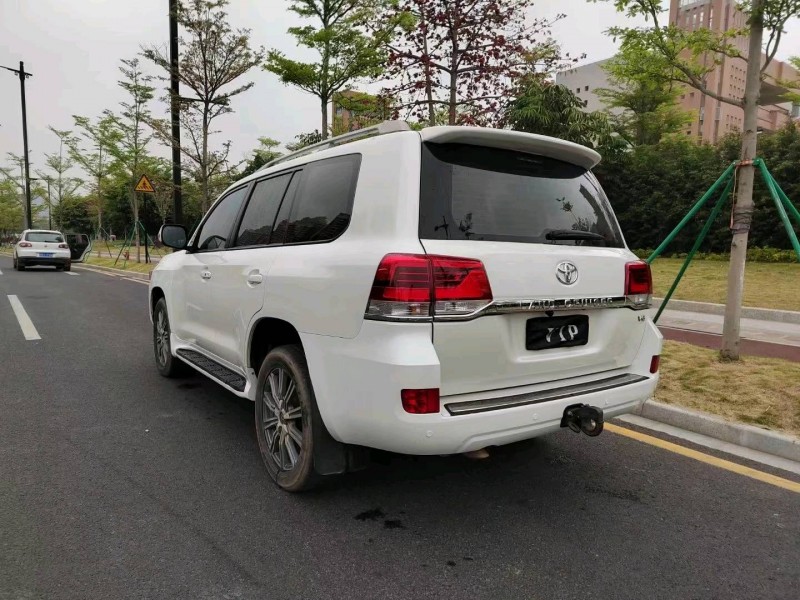 广州16年丰田兰德酷路泽7
