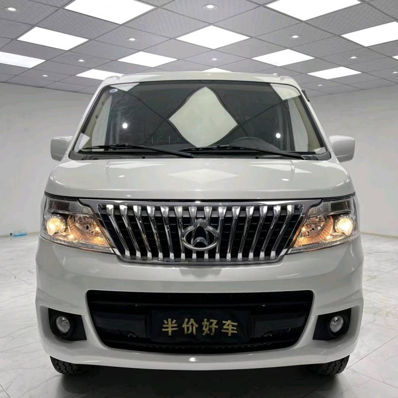 成都20年長安汽車睿行1