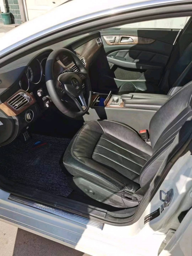 东营15年奔驰CLS4