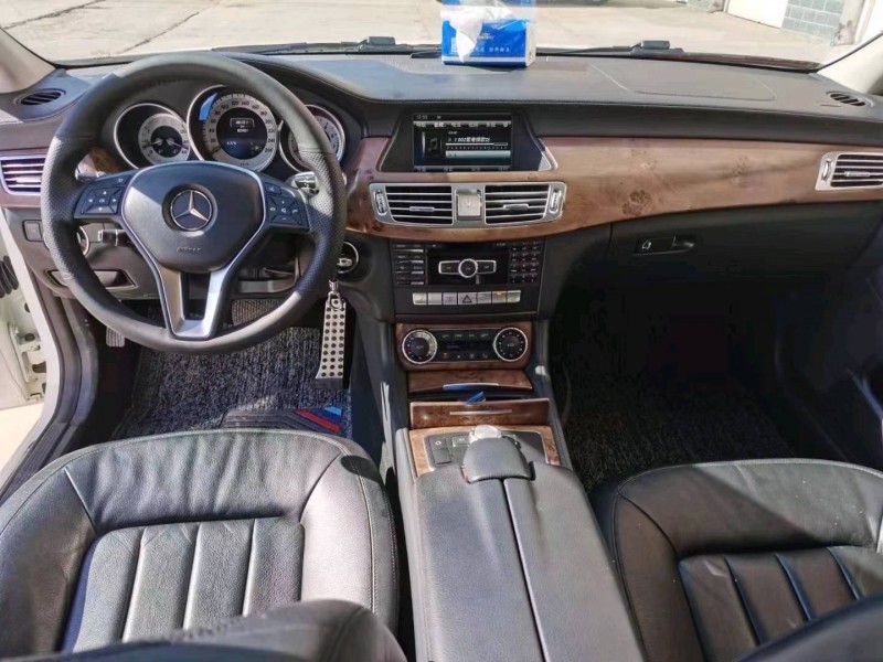 东营15年奔驰CLS3