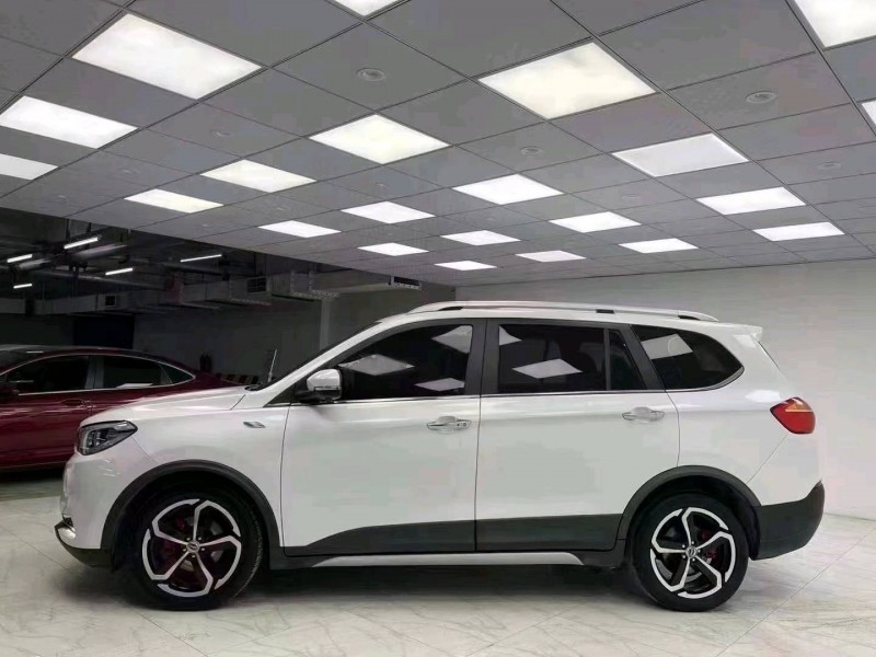 成都19年SWM斯威汽車X73