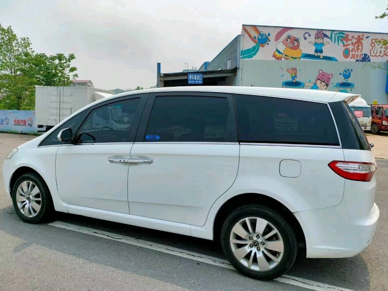 邵陽14年納智捷大7 MPV6