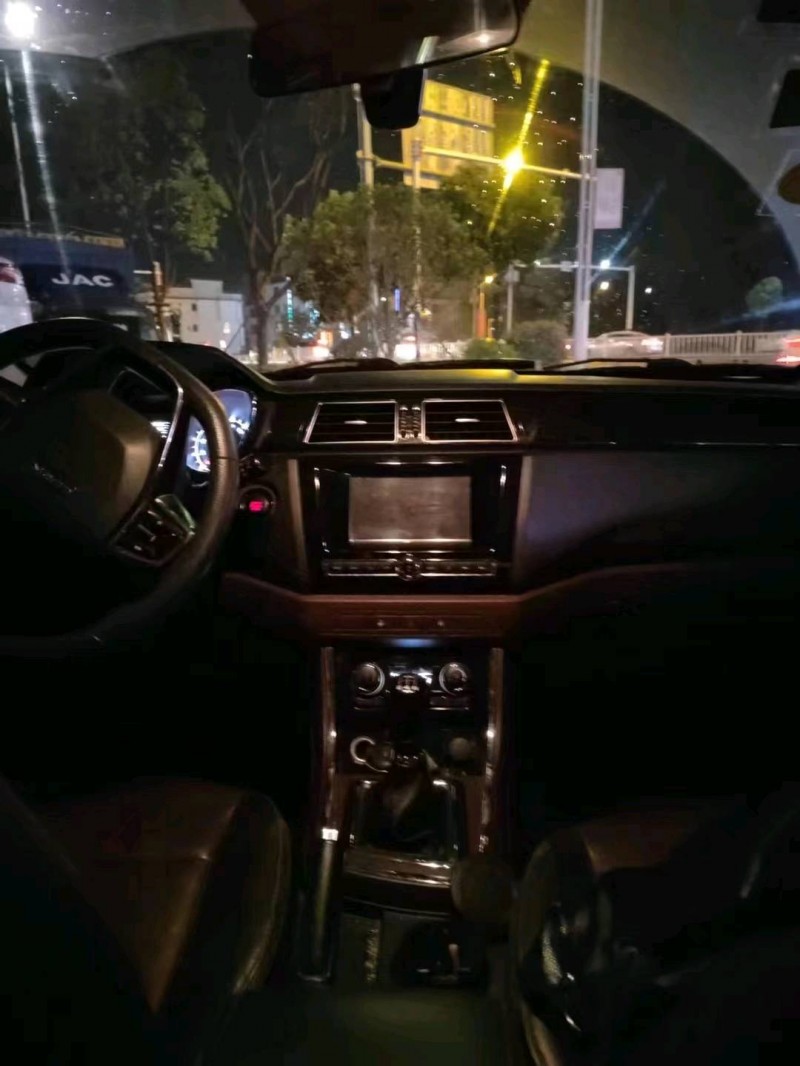 九江17年力帆汽車邁威2