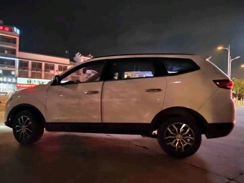 九江17年力帆汽車邁威3
