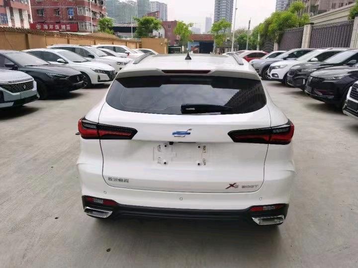 廈門21年長安汽車歐尚8